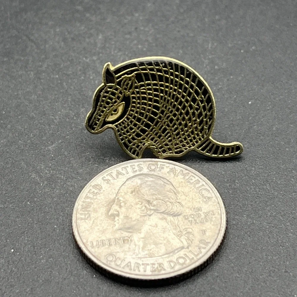 Armadillo Animal Lapel Hat Pin‎